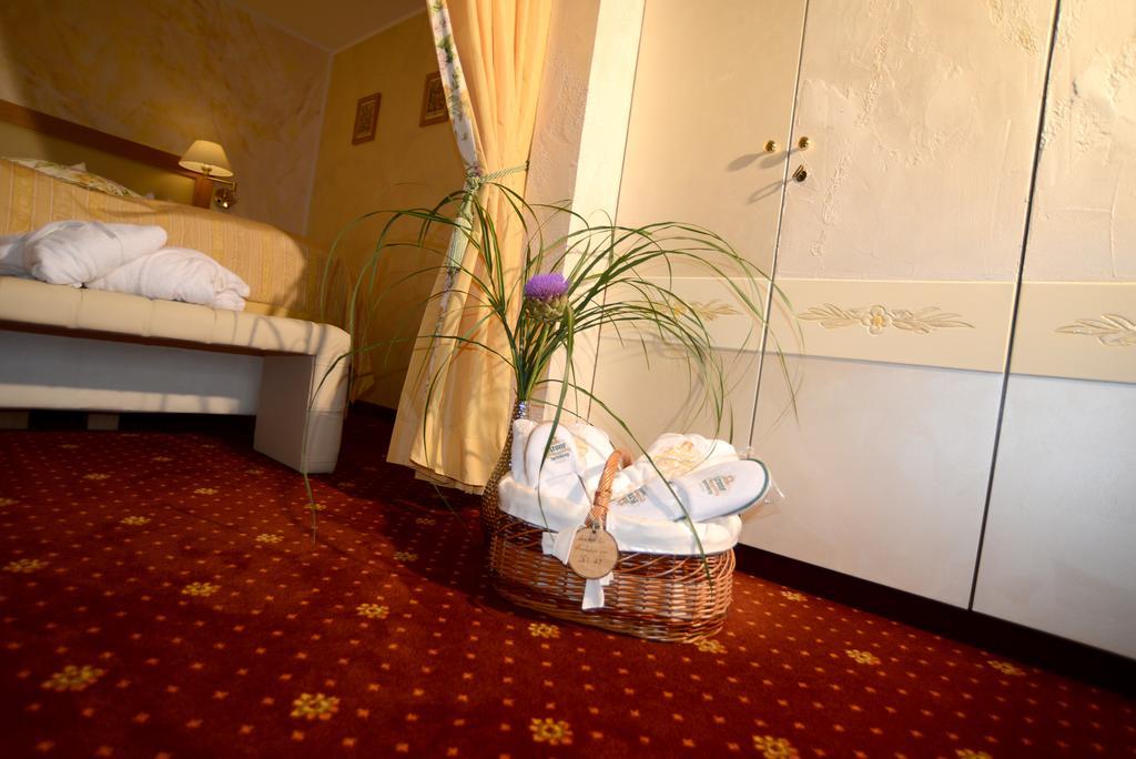 Hotel Krone Igelsberg Фройденштадт Экстерьер фото