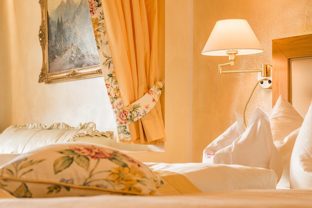 Hotel Krone Igelsberg Фройденштадт Экстерьер фото